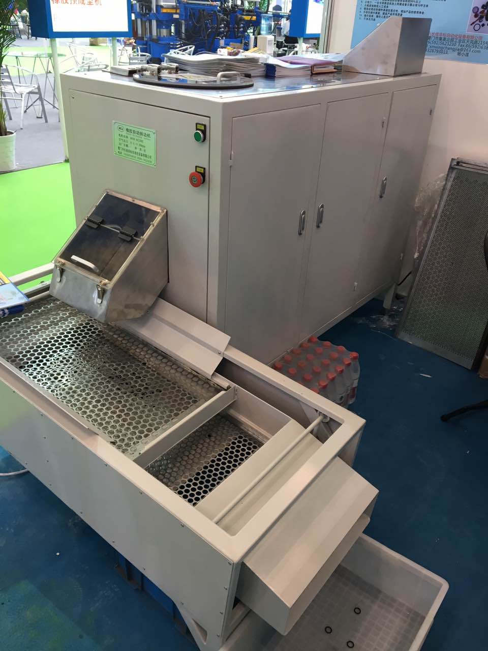 Spin Trim Rubber Deflashing Machine