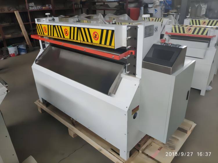 07. Rubber Strip Cutting Machine (Horizontal cutting)(1)