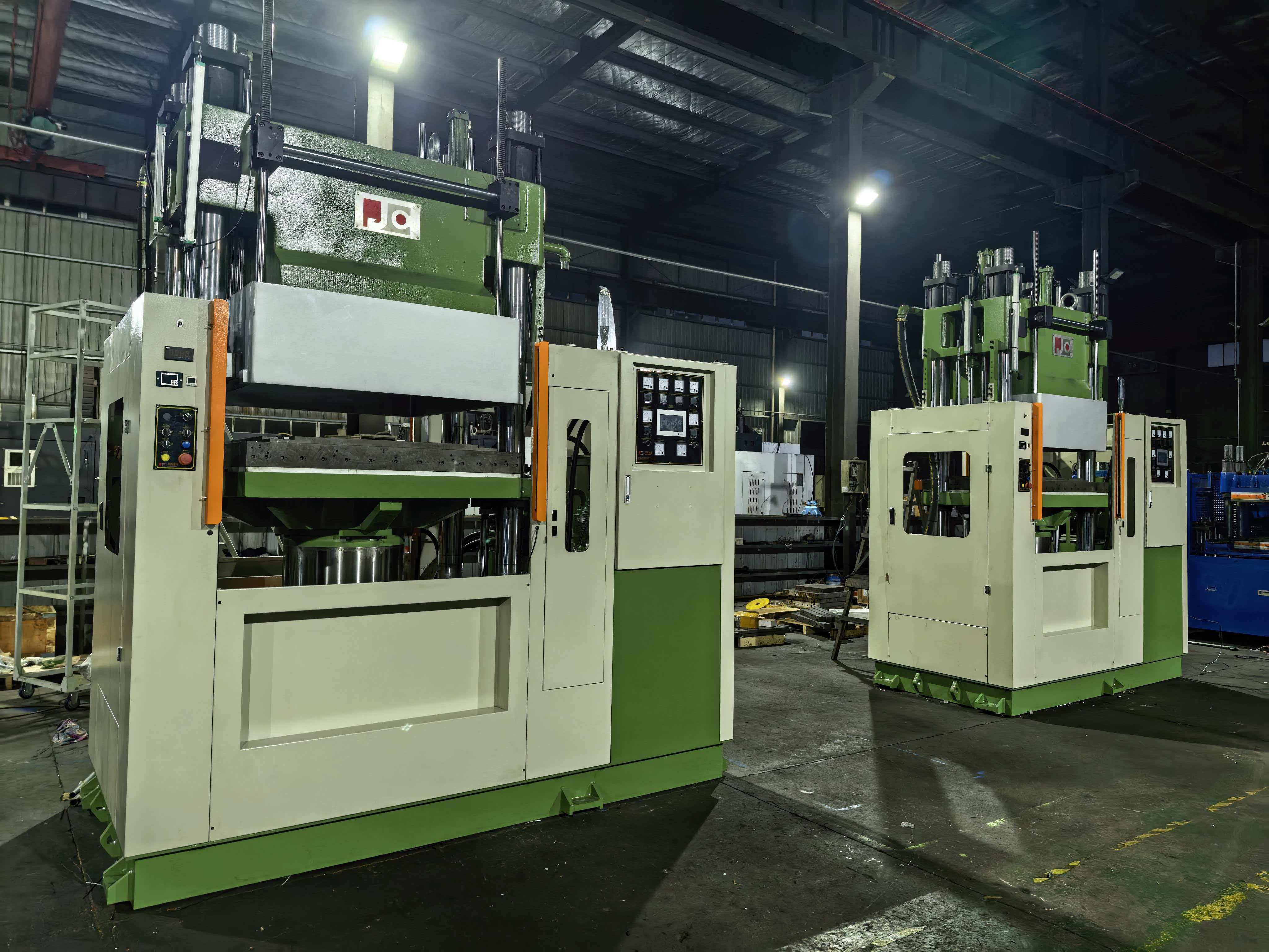 500T Vacuum Hydraulic Rubber Vulcanization Press idle trial run before shipping