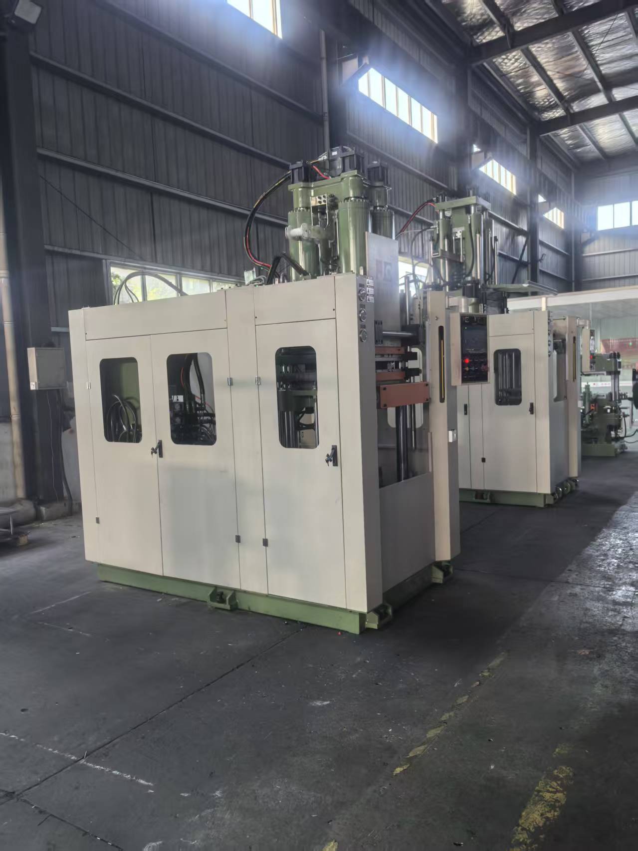 Rubber Injection Moulding Press to make Automotive Suspension Bushings
