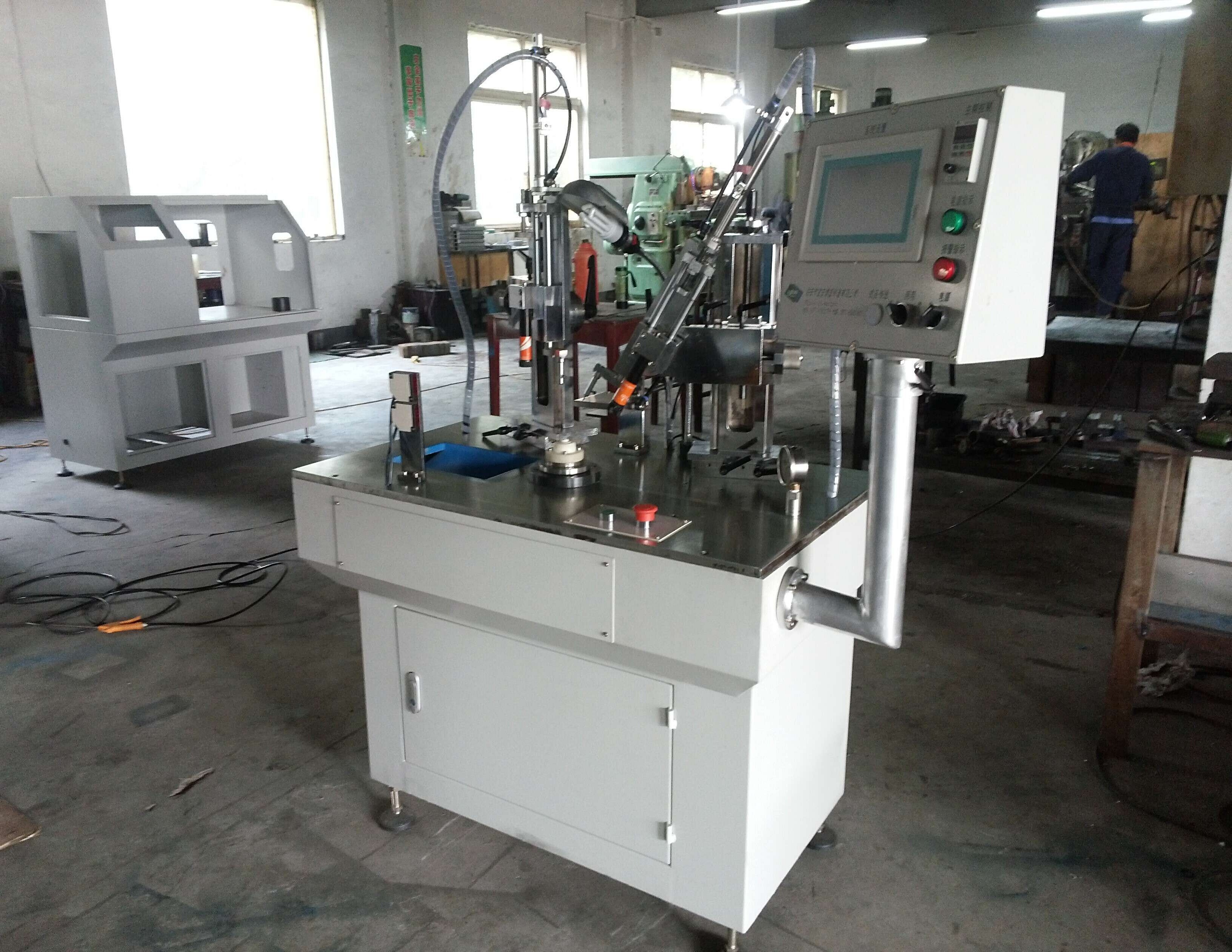 rubber trimming machine-photo