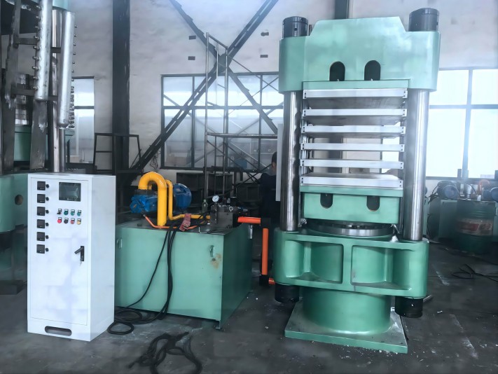 multi-plate vulcanizing machine(1)