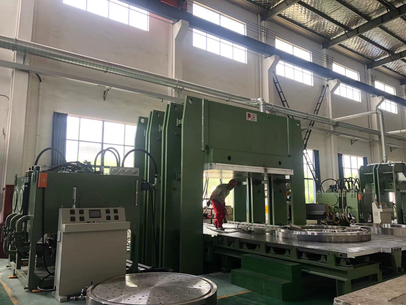 3000T rubber vulcanizing press machine installation site